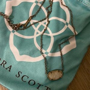 gold kendra scott necklace